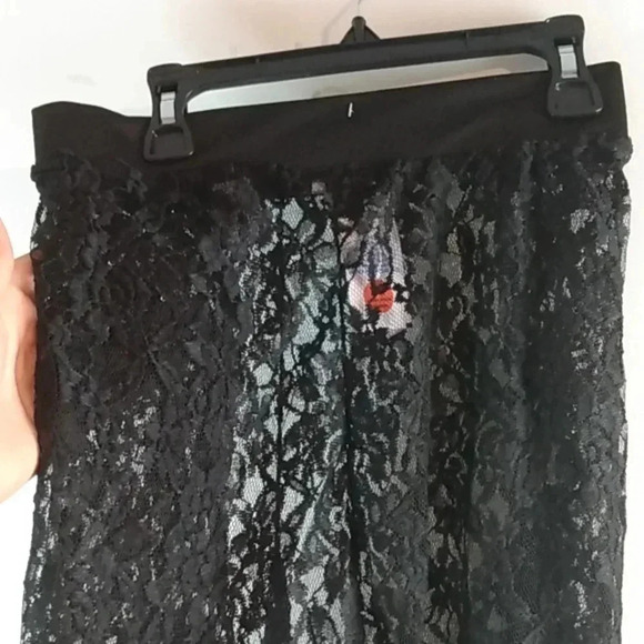 Plus Size Lace Spandex Polyester Women's Fashion Biker Shorts - Picture 3 of 4